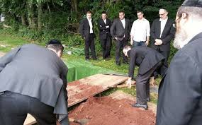 jewish burial